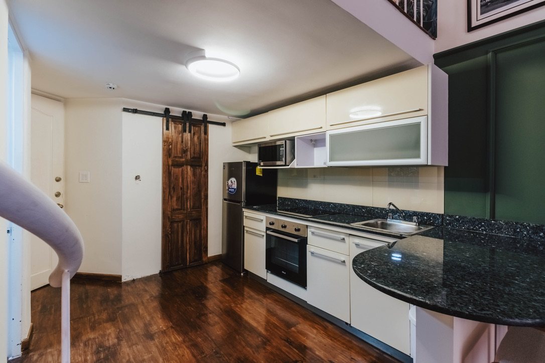 Fully equipped kitchen of Plaza Catedral Loft, Casco Antiguo Panama City