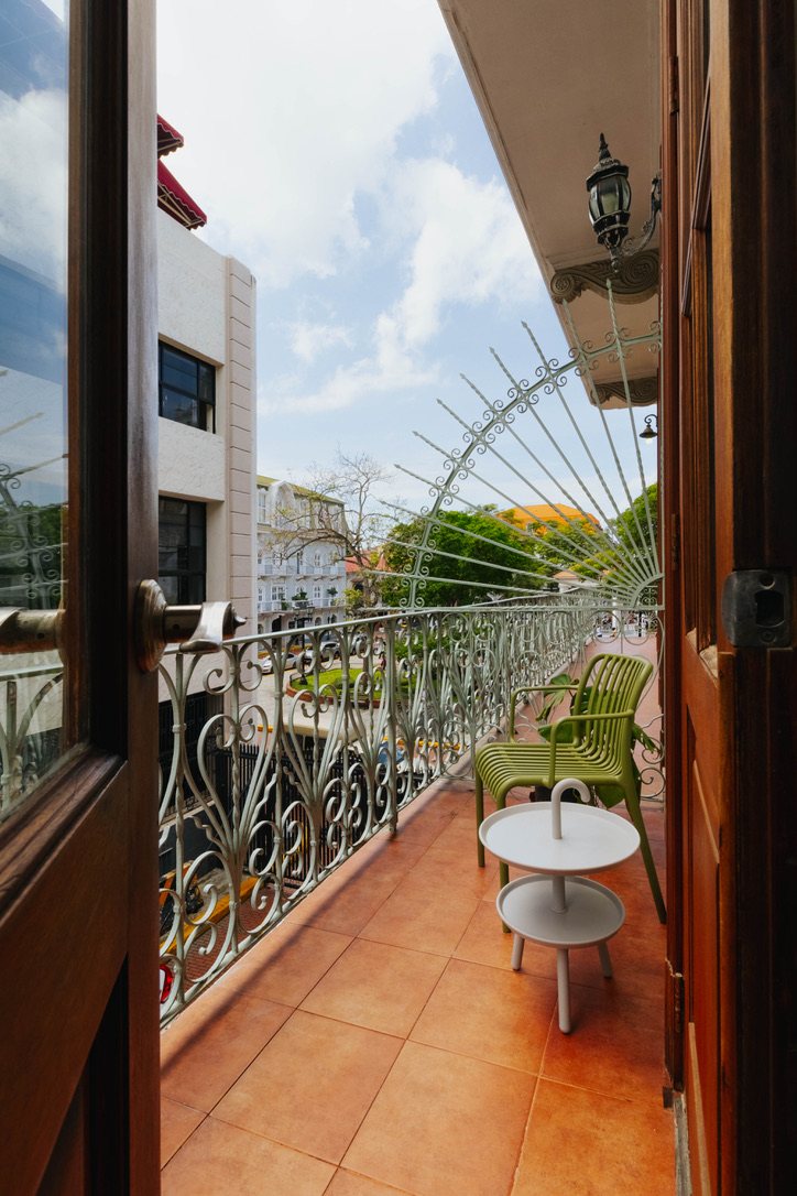 Shared rooftop terrace with seating in Casco Viejo, Panama City